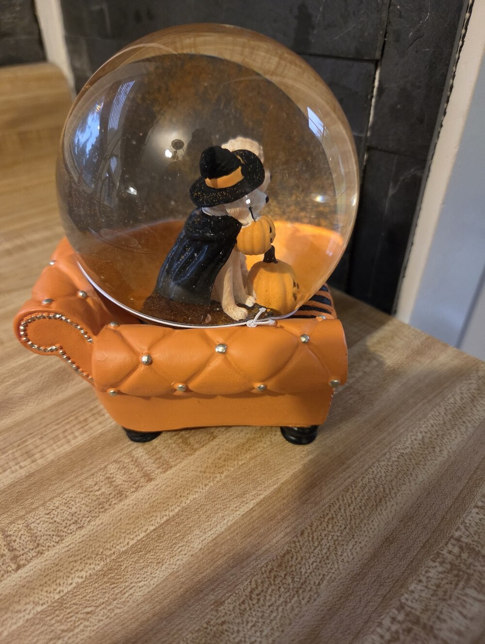 Dogs In Chair Halloween NWT Snowglobe - Picture 4 of 5